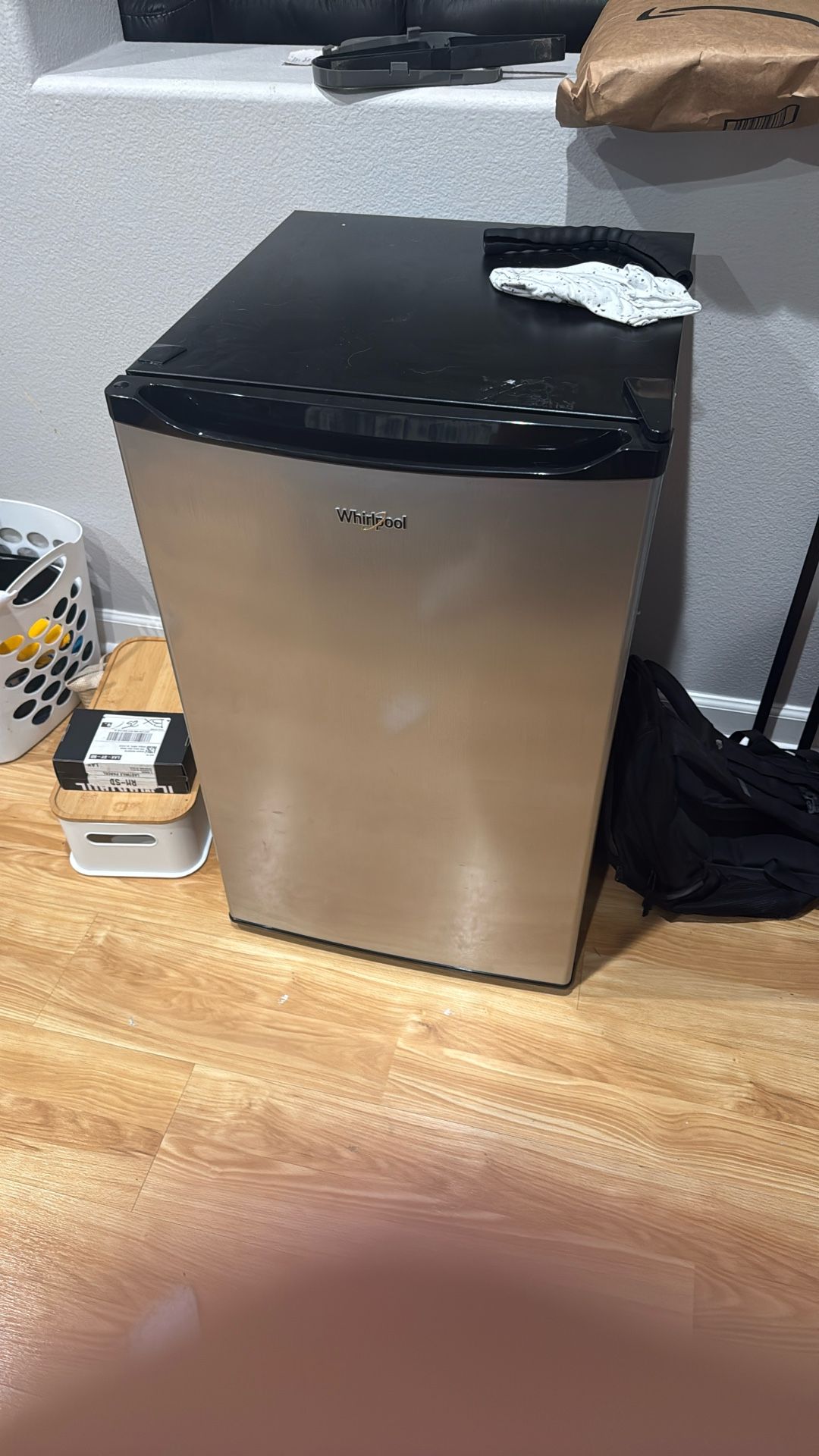 Mini fridge
