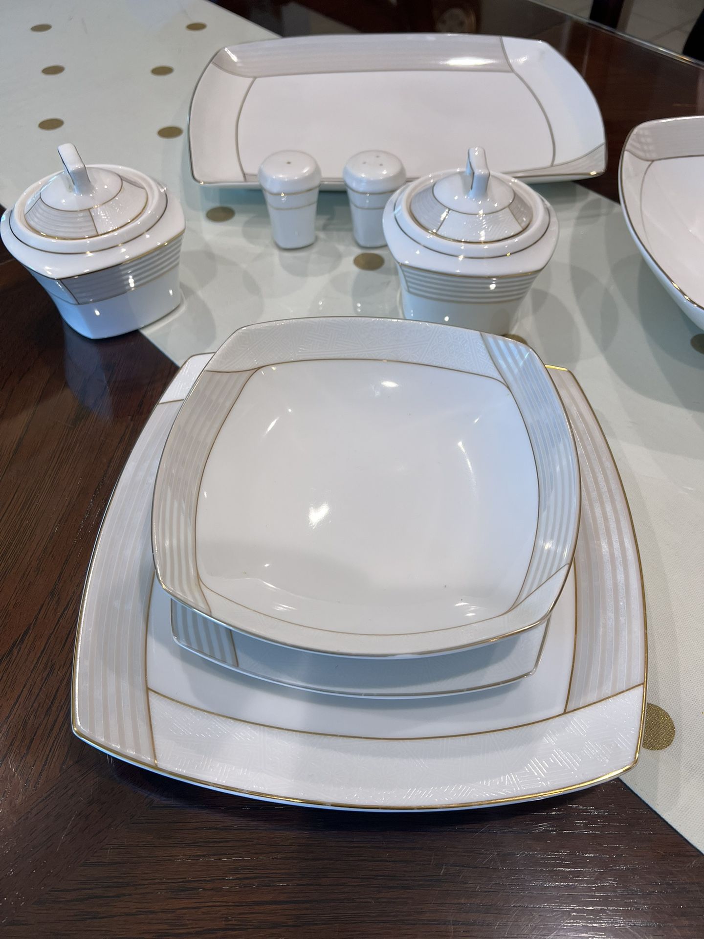 Fine Dinnerware Set