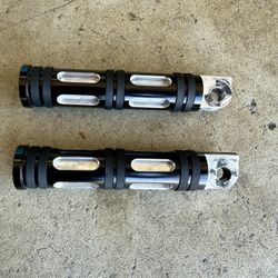 Harley Davidson Foot Pegs and Hand Grips