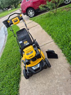 Dewalt Gas Mower 196cc comercial engine Self Propelled RWD Brand New Nuevo Listo Para Trabajar