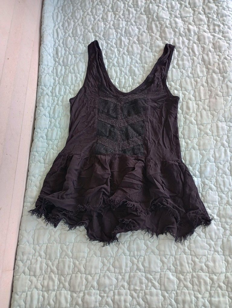 Kimchi Blue Tank Top Women's Size XS Black Sleeveless Lace V-Neck Shirt