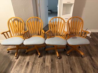 Round Wooden Table with 4 Chairs