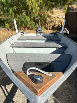 89 Gregor alumni boat 12ft