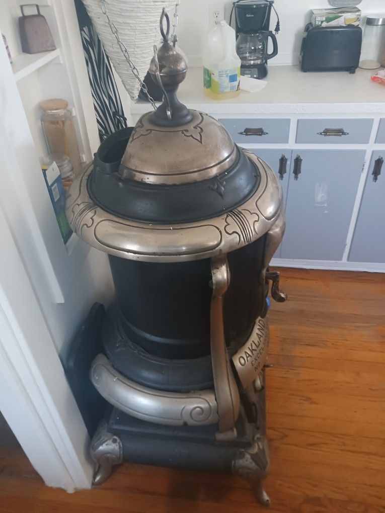 Vintage Oakland National Parlor Stove for Sale in Pueblo West, CO OfferUp