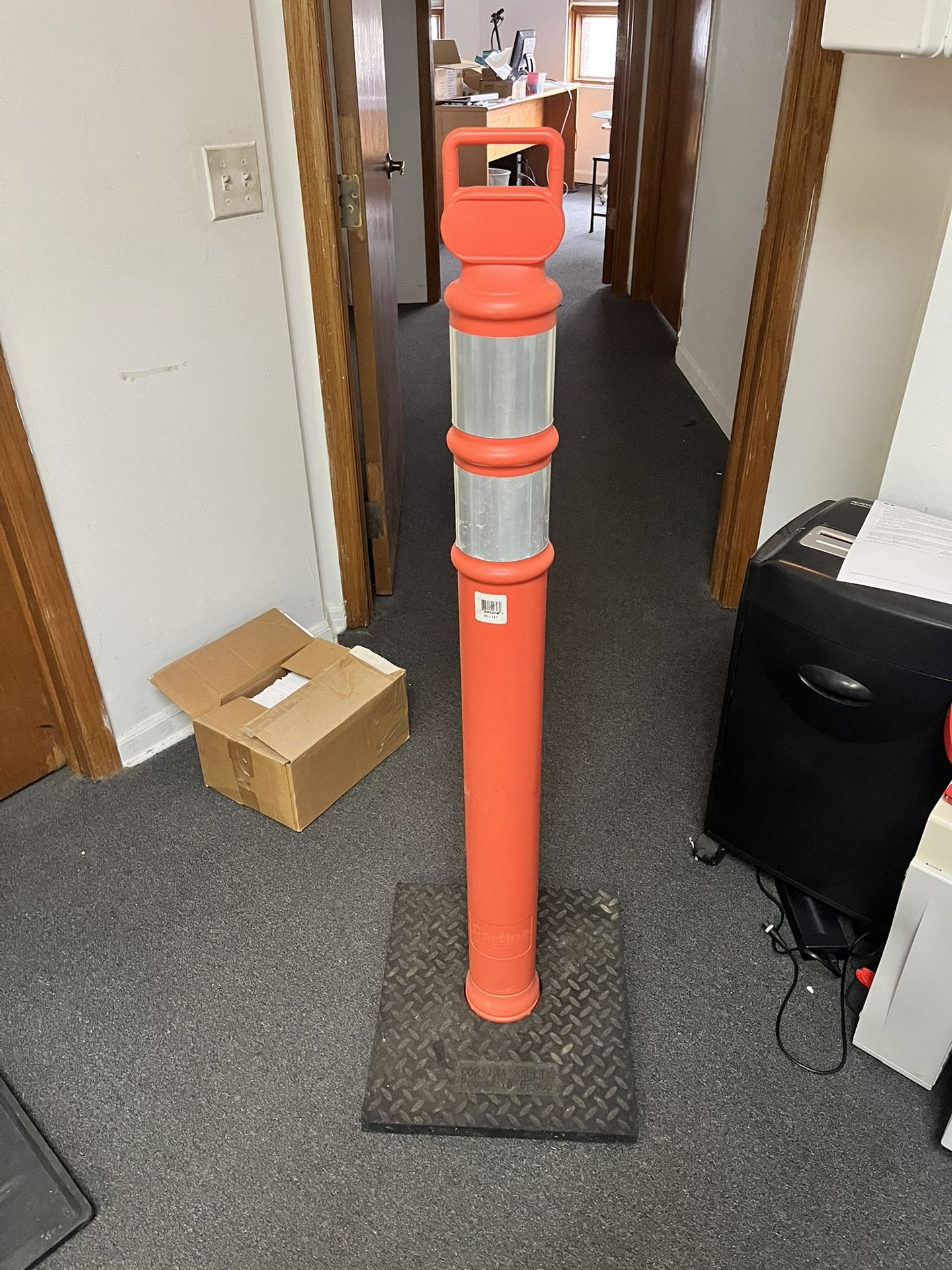 Tall traffic cone / stopper