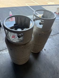 Forklift tanks