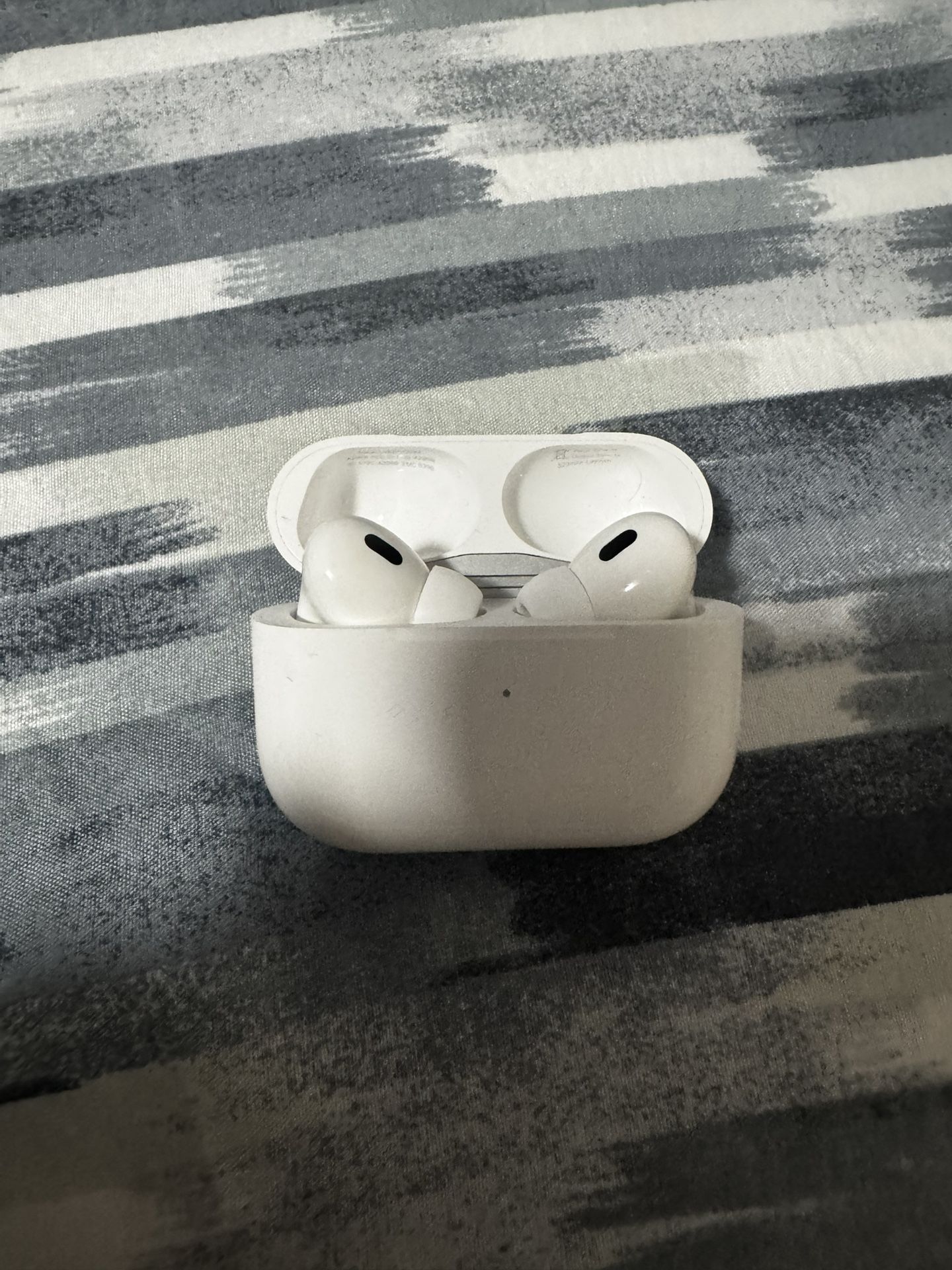Airpod pros 2nd gen (box included)