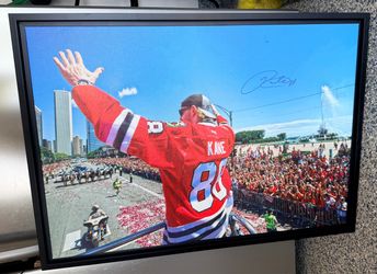 Patrick Kane Signed 2013 Stanley Cup Parade Canvas (24x35, Frameworth COA)
