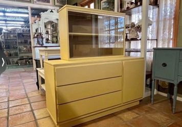 MCM Vintage Display Hutch
