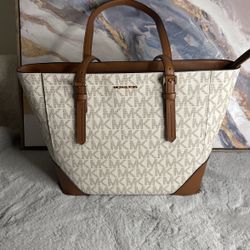 Michael Kors Tote