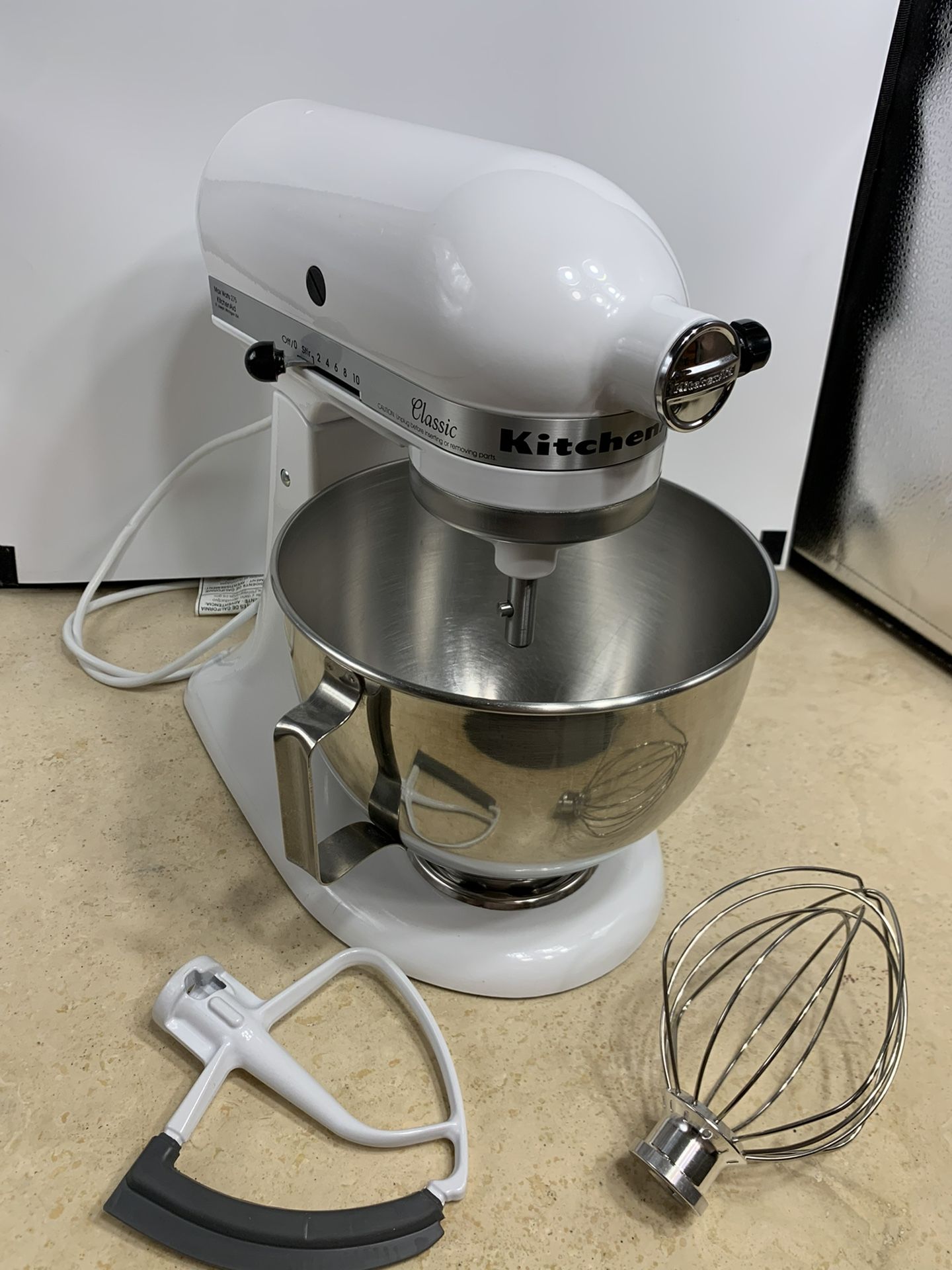 New KitchenAid Professional 5 Plus Series 5 Quart Bowl-Lift Stand Mixer for  Sale in Phillips Ranch, CA - OfferUp