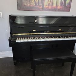 Pearl River Upright Piano