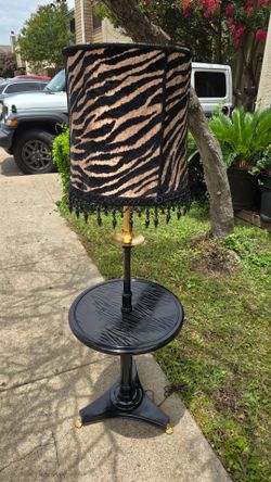 Stylish 🐅 MCM Paw Feet Floor Lamp With Table