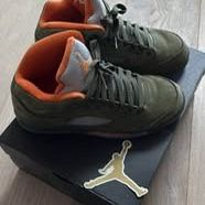 Air Jordan 5 Retro GS in Army Green/Solar Orange
