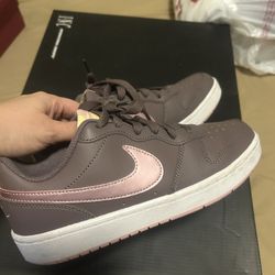 Nike Women Shoes 6.5