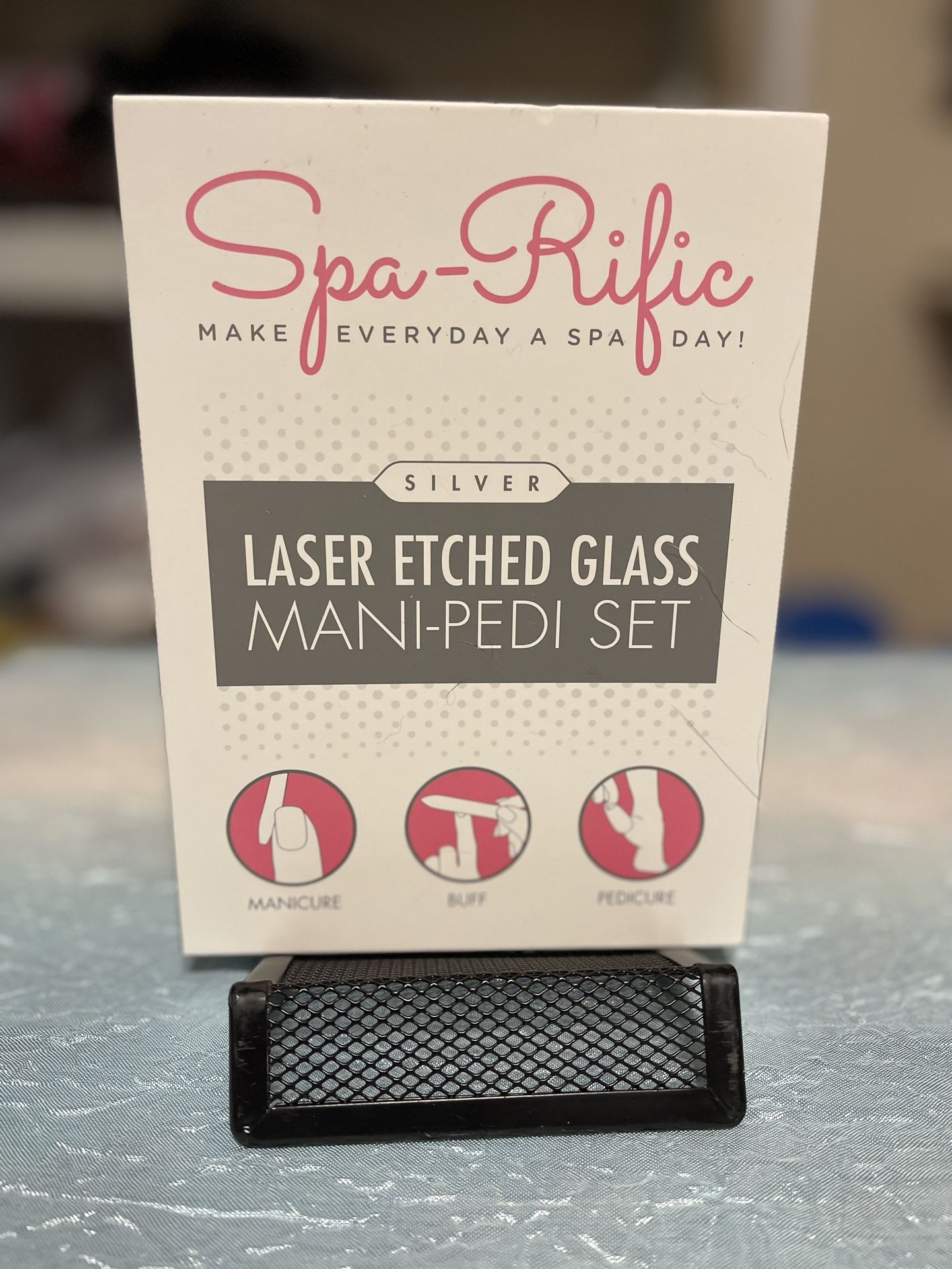 New Spa Rific Laser Etched Glass Mani Pedi Set