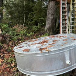 8 ft Round Pool/hot tub