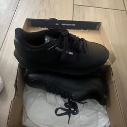 Sneakers/shoes/tennis Shoes/rebook 