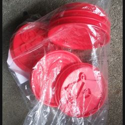 New Christmas Pampered Chef Cookie Cutters 