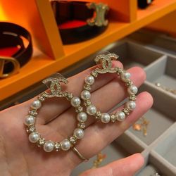 New 18k Stainless Steel Gold Comes With Dust Bag Really Good Quality 