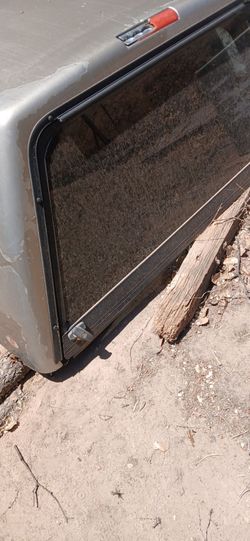 Camper shell