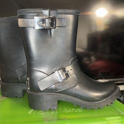 Micheal Kors Purse And Booted