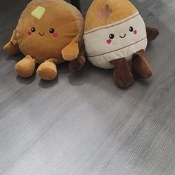 9" Play Right Plush Hug Me Pancake & Maple Syrup Set
