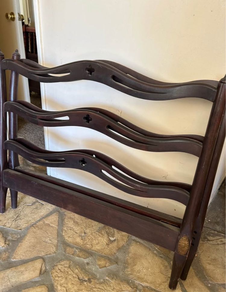 Vintage Mission Style Mini Twin headboard & Footboard !! $135 obo!