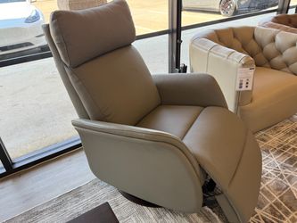 LEATHER ITALIA SWIVEL RECLINER