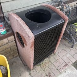 Decorating Trash Can 