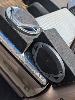 Kenwood 6x9 boxed carpeted speakers pair