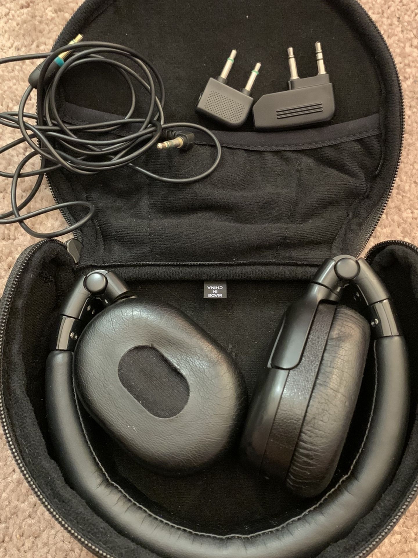 Sony Headphone With Case Noise Canceling