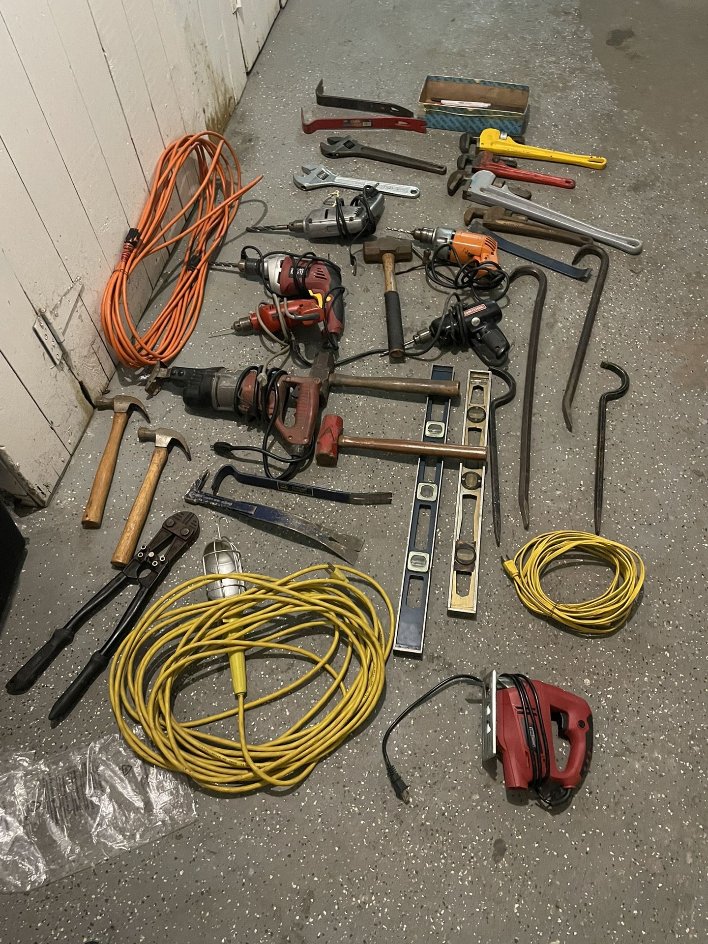 Bulk Tools (Drills, Hammers, Pry / Claw Bars) for Sale in Wilmette, IL