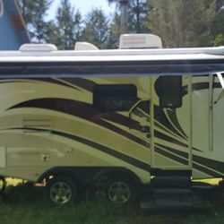 2011 keystone premier RV ultra lite trailer