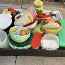LOT of Misc. Plastic Containers and Lids
