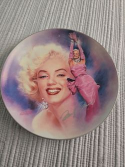 Marilyn  Monroe All That Gilters