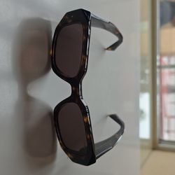 Sunglass Prada for women