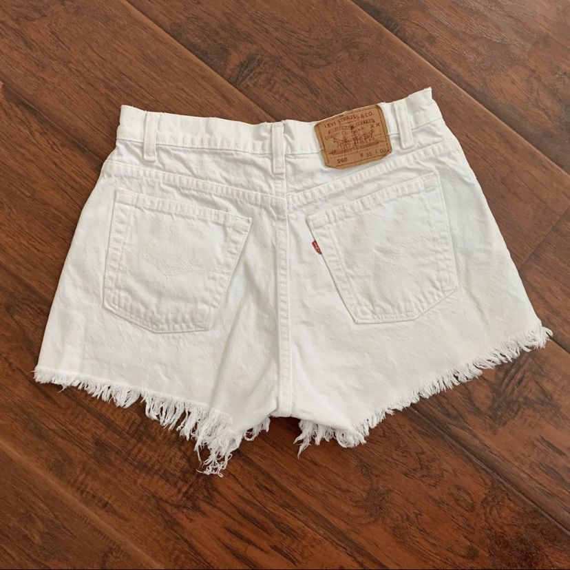 White Original Levi Jean Shorts size 30