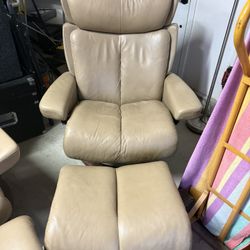 Leather Stressless Recliner - Large Size