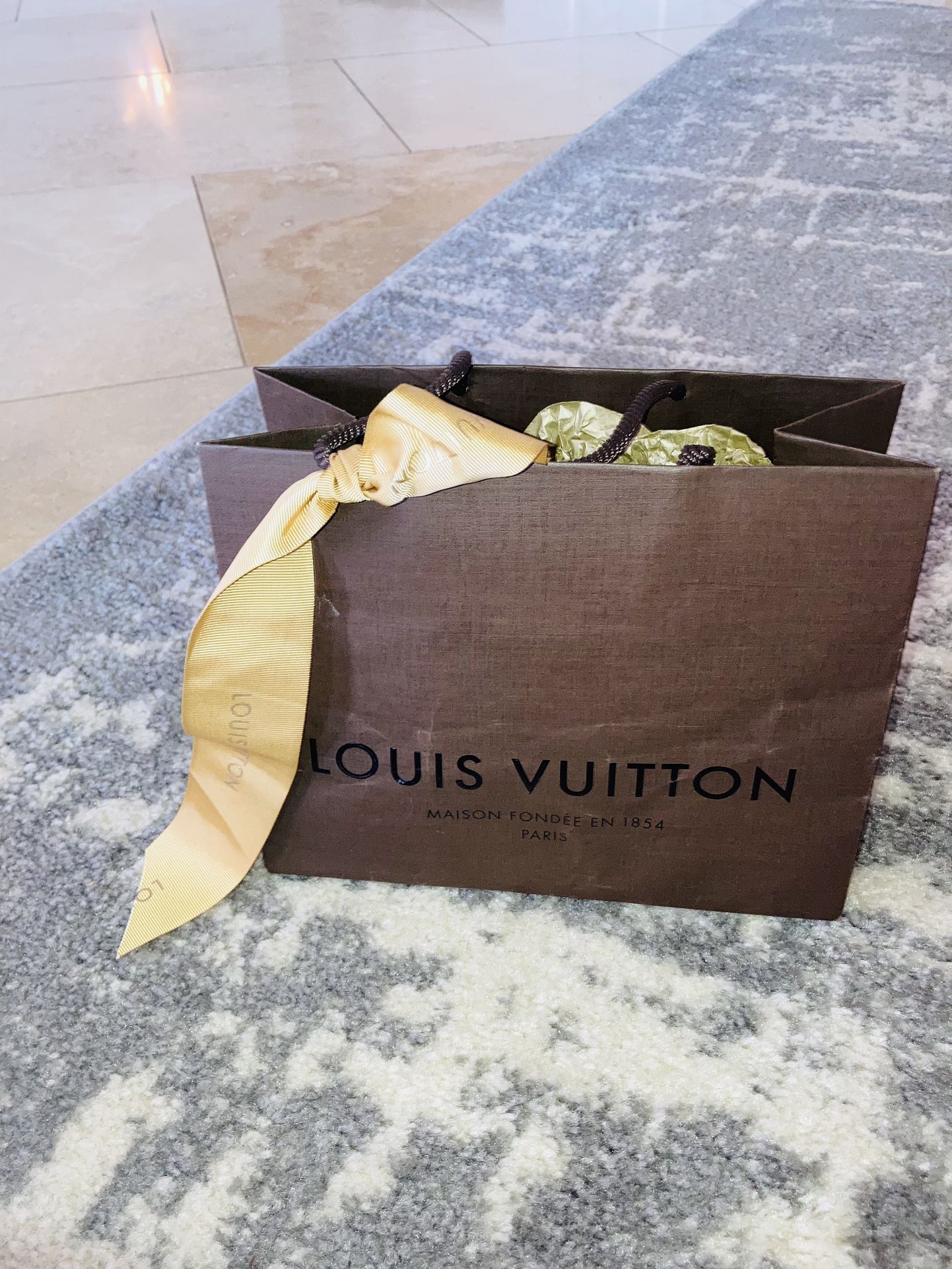 Louis Vuitton Horizontal Lock It Monogram Hand Title Purse Handbag for Sale  in Scottsdale, AZ - OfferUp