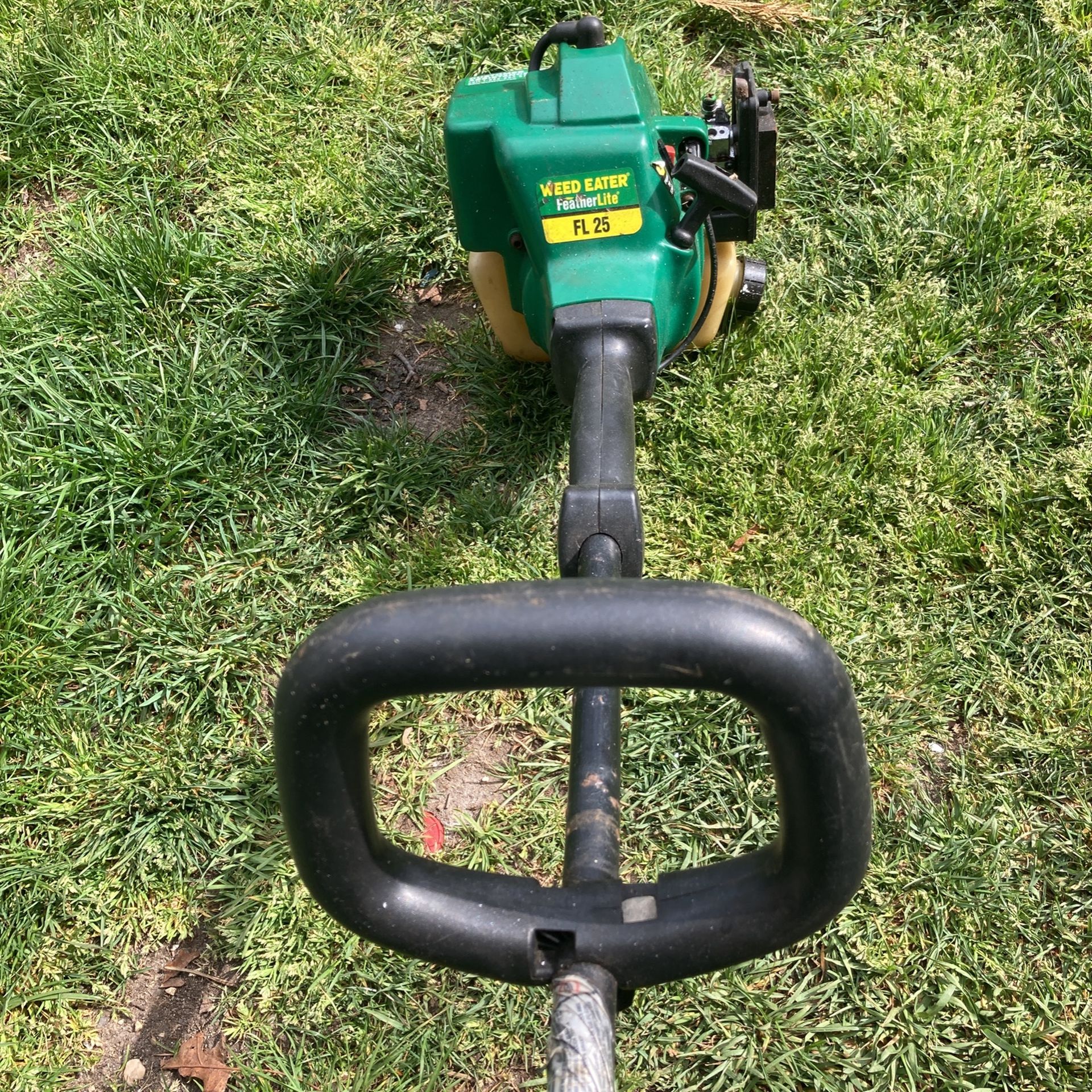 Line Trimmer Weed Eater Fl25 for Sale in East Patchogue, NY OfferUp