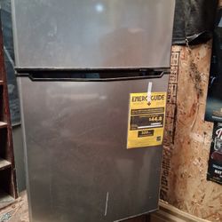 Mini Fridge With Freezer