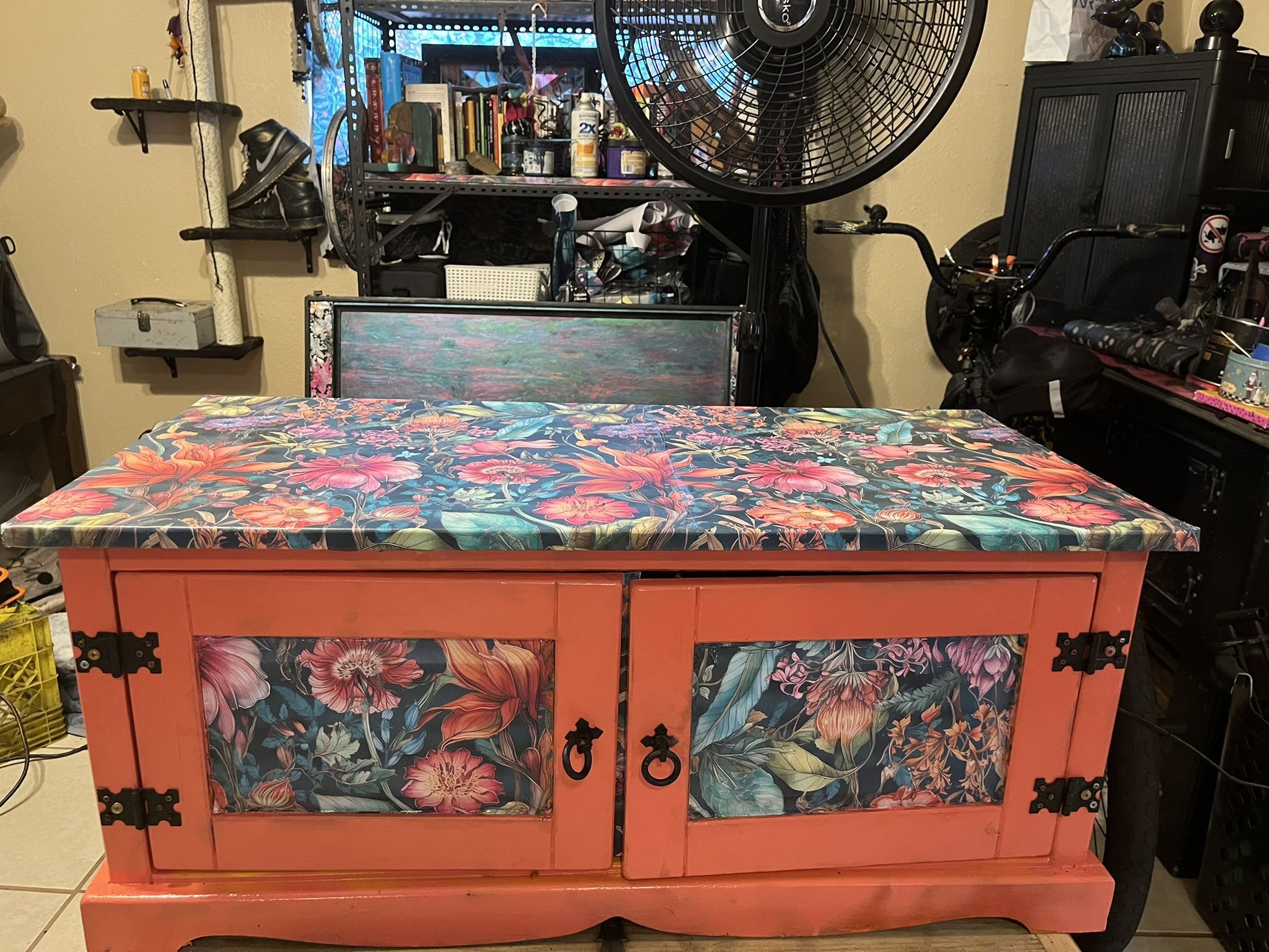 Cute Coffee Table Or Storage Chest