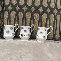 Vintage Royal Windsor Bone China  Cup/Mug  Gold Trim