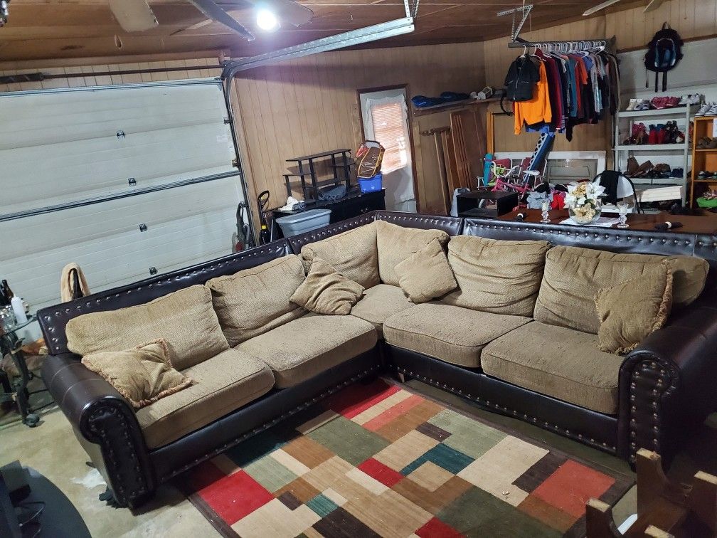 Large 3 piece sectional couch