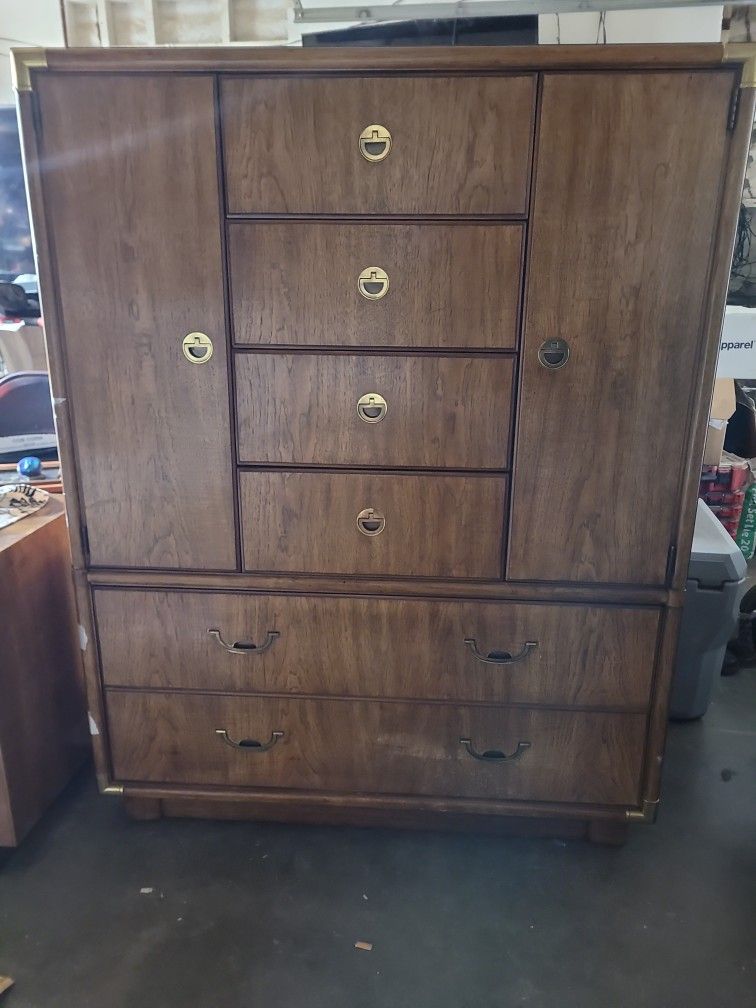 Drexel Accolade Gentleman's dresser