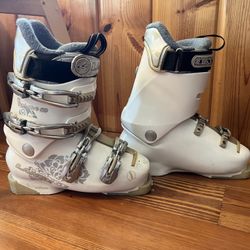 Ski Boots 24.5 - Women’s / Girls 
