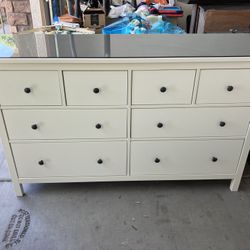 White IKEA HEMNES 8 - Drawer Dresser