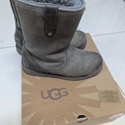 UGG Snow Boot 