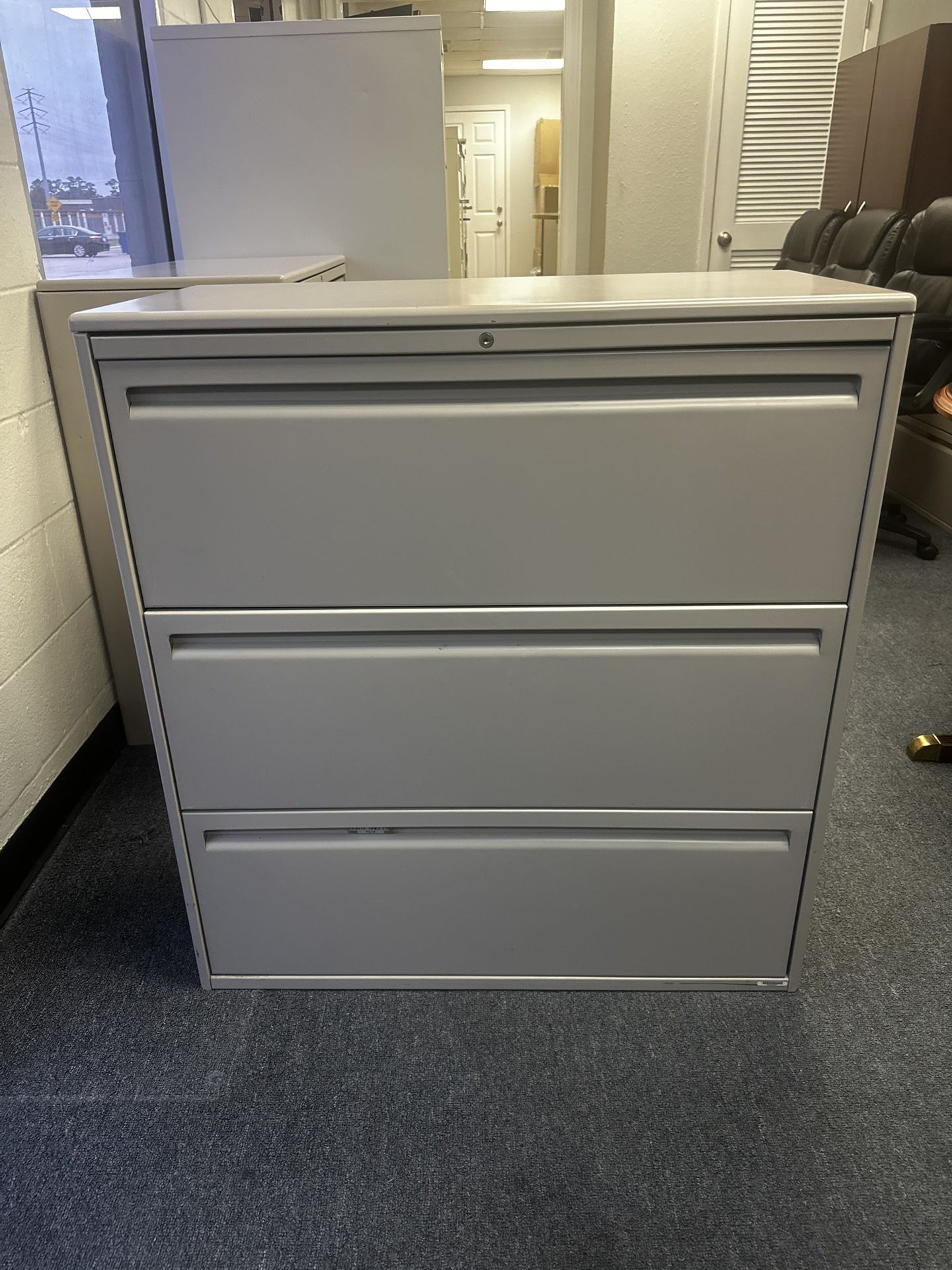 OFFICE/HOME FILE CABINET 3 DRAWERS LATERAL METAL FILE